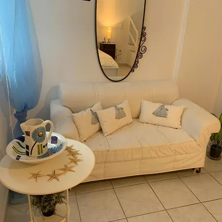 Irene's House Semesterbostad Piso Livadi